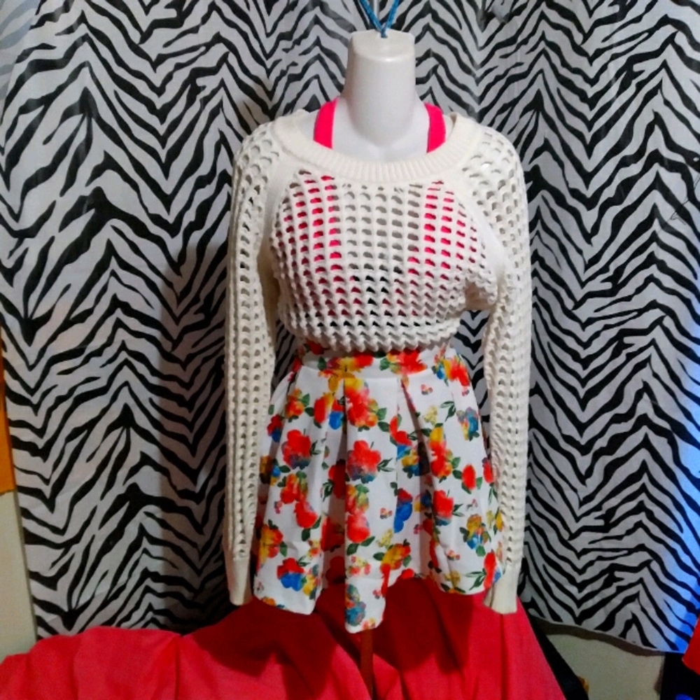☆NWT☆ Spring Floral Skirt